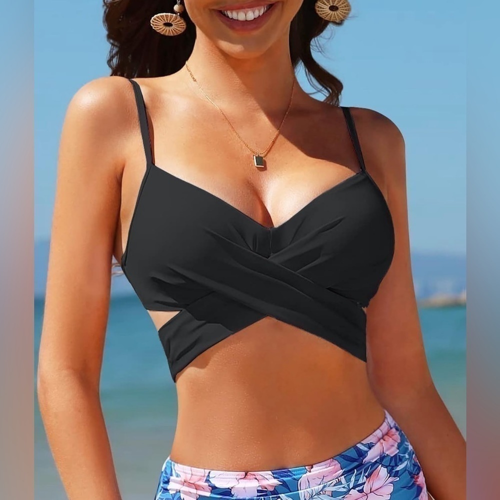 NWT Women's Retro Twist Front Molded Pads Criss Cross Swimsuit Tops Only Sz M